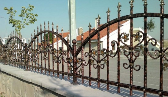 Adana’da Ferforje Çözümleri: Estetik ve Dayanıklı Metal İşçilik